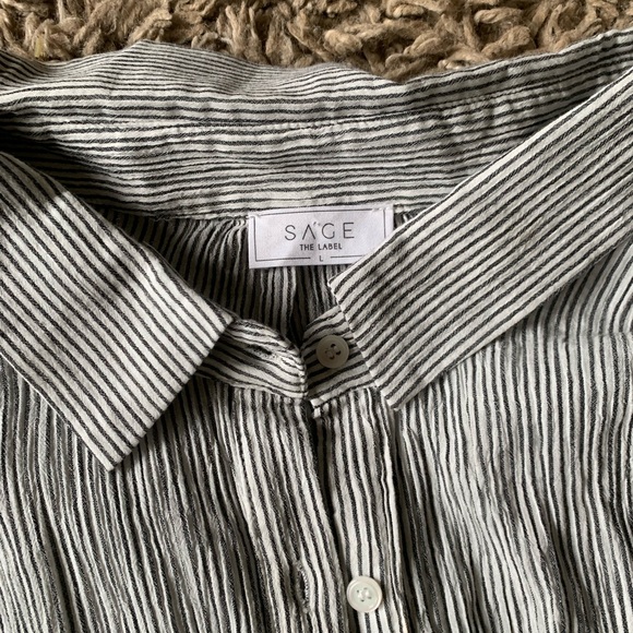 SAGE The Label, size large, button up blouse - Picture 2 of 4